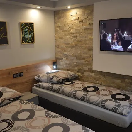 Zacisze Apartment Rozalin Exterior photo